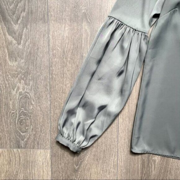 Revolve L'Academie Maya Blouse Olive Green V-Neck Long Sleeve Size XS - Picture 11 of 14